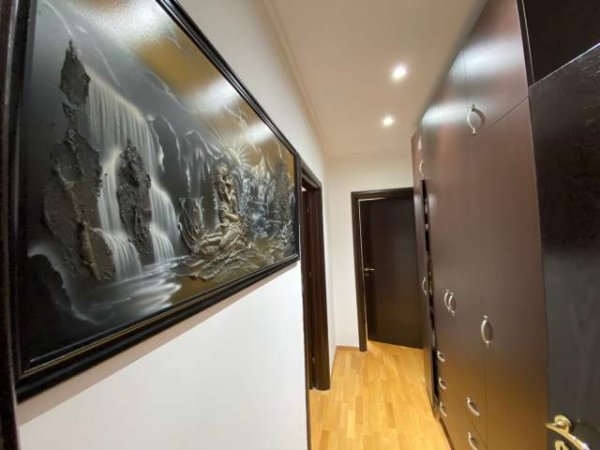 Tirane, jepet me qera apartament 2+1+BLK Kati 3, 110 m² 550 Euro (Ministria e Jashtme)