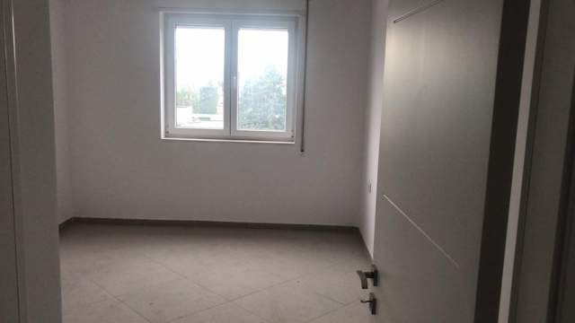 Tirane, jap me qera apartament 1+1+BLK Kati 2, 70 m² 300 Euro (rrugica shikut)