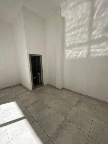 Tirane, jepet me qera ambjent biznesi Kati 0, 40 m² 50.000 Leke (Komuna e Parisit)