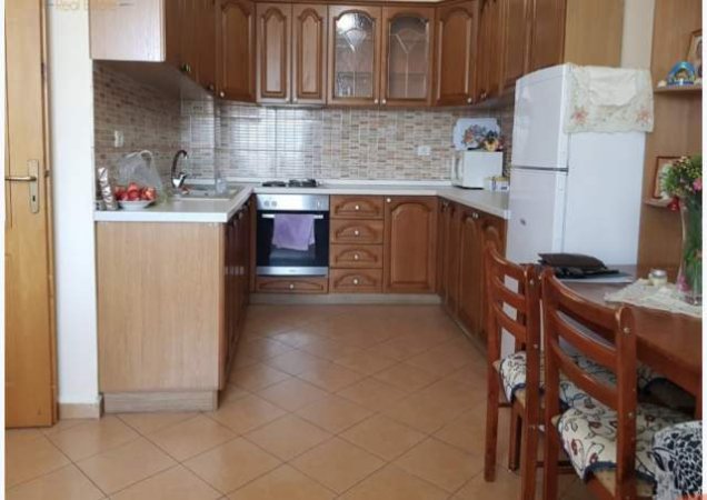 Tirane, shes apartament 2+1+BLK Kati 7, 80.000 Euro