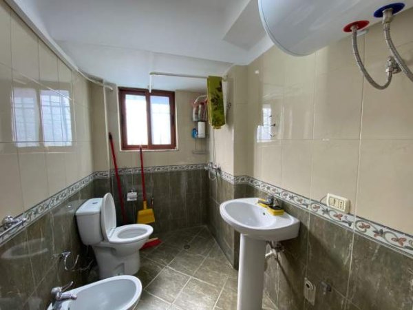 Tirane, jepet me qera apartament 2+1 Kati 2, 62 m² 600 Euro (Sheshi Willson)