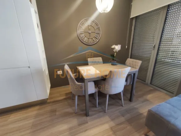 Tirane, jepet me qera apartament 2+1 Kati 2, 102 m² 650 € (Marteniteti i Ri)