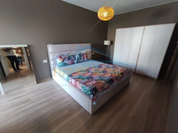 Tirane, jepet me qera apartament 2+1 Kati 2, 102 m² 650 € (Marteniteti i Ri)