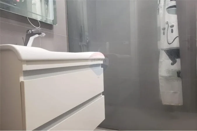 Tirane, jepet me qera apartament 1+1 Kati 5, 70 m² 450 € (21 Dhjetori)