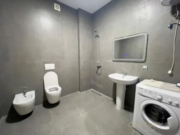 Tirane, jepet me qera apartament 2+1 Kati 4, 101 m² 600 € (5 MAJI)