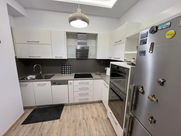 Tirane, shitet apartament 2+1 Kati 4, 112 m² 257.000 € (Kompleksi Kika 2, Komuna e Parisit)