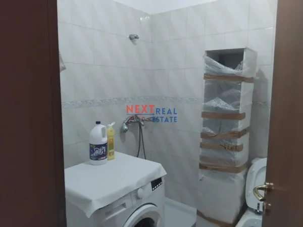Vlore, jepet me qera apartament 3+1+Ballkon Kati 6, 132 m² 400 € (Tek hotel “Salvatore”, Centrale)