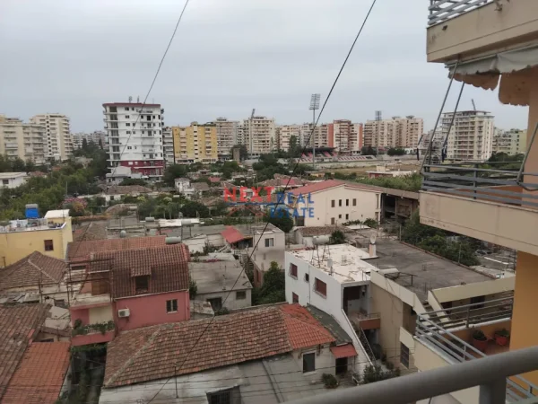 Vlore, jepet me qera apartament 3+1+Ballkon Kati 6, 132 m² 400 € (Tek hotel “Salvatore”, Centrale)