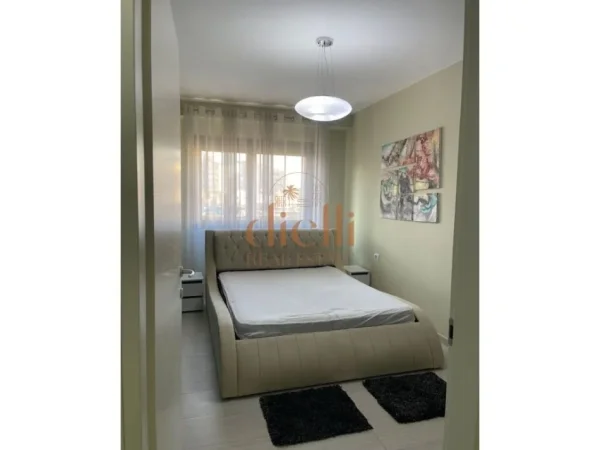 Tirane, jepet me qera apartament 1+1 Kati 5, 58 m² 600 €