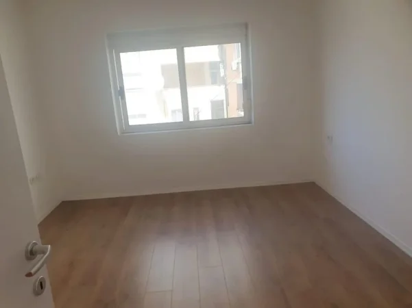 Tirane, shes apartament 2+1+Aneks+Ballkon Kati 3, 80 m² 134.000 € (Brryli)