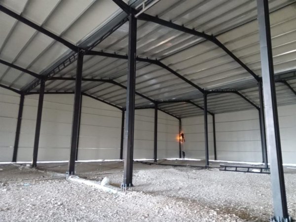 Tirane, jepet me qera magazine Kati 2, 2.300 m² 9.200 € (Kashar)