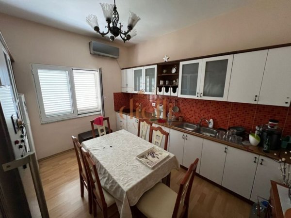 Tirane, jepet me qera apartament 2+1 Kati 5, 600 €