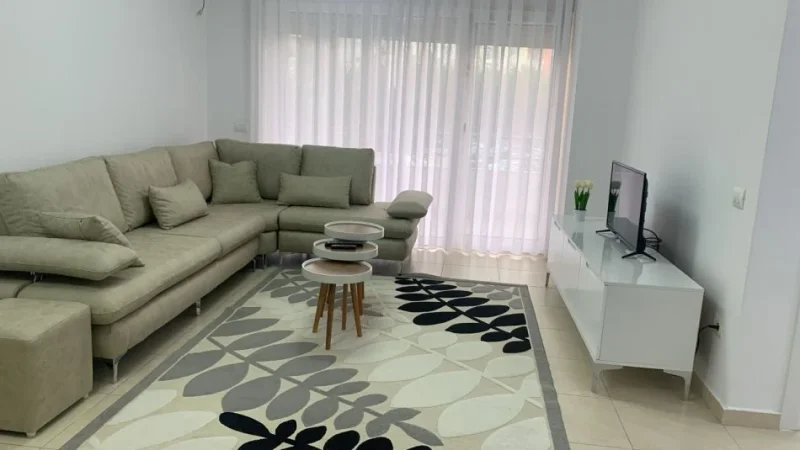 Tirane, jepet me qera apartament 2+1+Ballkon Kati 2, 87 m² 700 € (DON BOSKO)