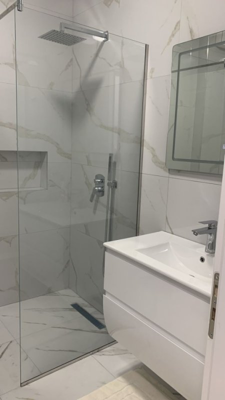 Tirane, jepet me qera apartament 2+1+Ballkon Kati 2, 87 m² 700 € (DON BOSKO)