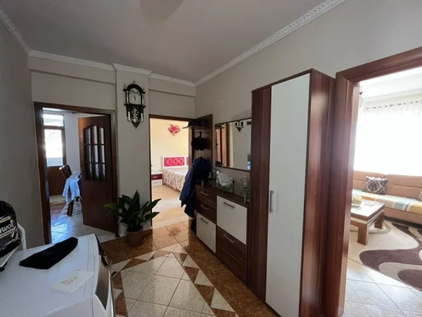 Elbasan, shes apartament 3+1+Aneks+Ballkon Kati 5, 100 m² 75.000 € bosh 85.000euro i mobiluar (borodin mitarja tek kinezet)