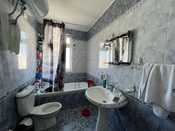 Elbasan, shes apartament 3+1+Aneks+Ballkon Kati 5, 100 m² 75.000 € bosh 85.000euro i mobiluar (borodin mitarja tek kinezet)