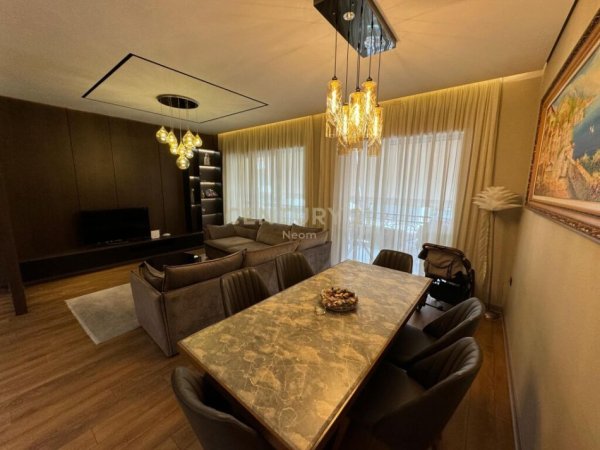 Tirane, shes apartament 2+1+2+POST PARKIMI+Ballkon , 138 m² 450.000 € (Kompleksi Delijorgji)