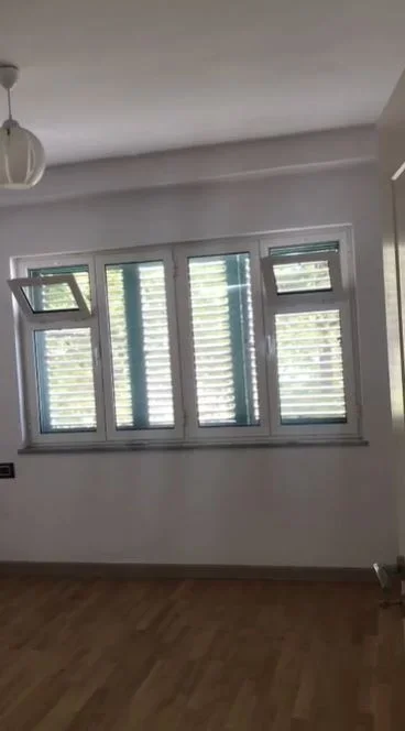 Tirane, jepet me qera ambjent biznesi Kati 2, 70 m² 600 € (Qender)