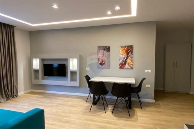 Tirane, jepet me qera apartament 2+1 Kati 1, 600 € (Rruga Artan Lenja)