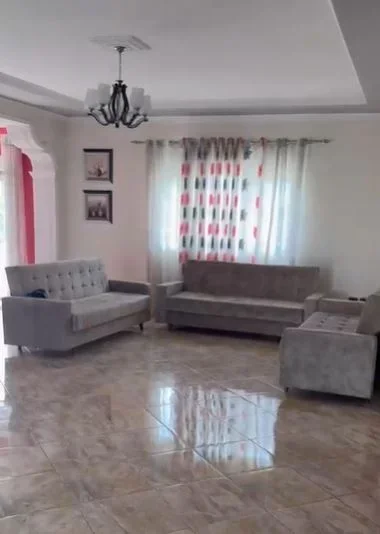 Tirane, jepet me qera Vile 3+1 Kati 2, 140 m² 700 € (Don bosko)