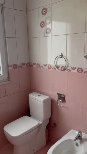 Tirane, jepet me qera Vile 3+1 Kati 2, 140 m² 700 € (Don bosko)