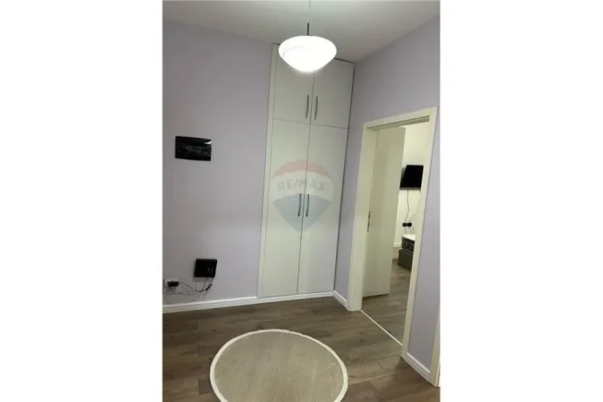 Tirane, jepet me qera apartament 1+1 , 75 m² 600 € (hamdi sina)