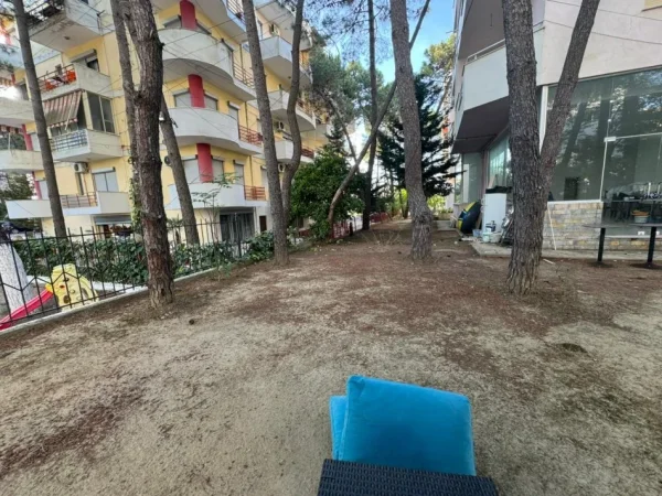 Durres, shitet ambjent biznesi Kati 0, 145 m² 280.000 € (Rruga e Plazhit)