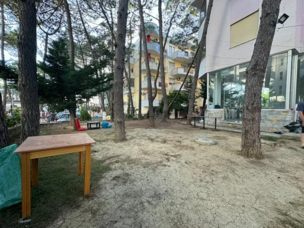 Durres, shitet ambjent biznesi Kati 0, 145 m² 280.000 € (Rruga e Plazhit)