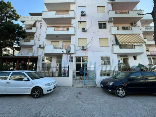 Durres, shitet ambjent biznesi Kati 0, 145 m² 280.000 € (Rruga e Plazhit)