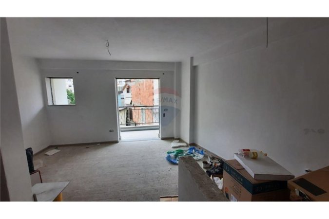 Tirane, shitet apartament 1+1 Kati 1, 75 m² 179.000 € (Mihal Grameno - Pazari i Ri - Ura e Tabakëve)