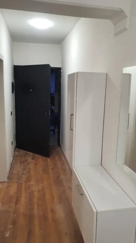 Tirane, jepet me qera apartament 2+1+Aneks+Ballkon , 71 m² 550 € (Haxhi Isuf Banka)