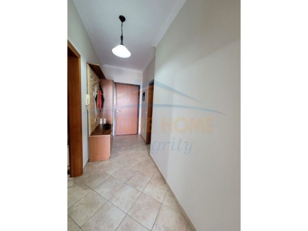 Tirane, jepet me qera apartament 2+1 Kati 8, 90 m² 500 € (Tregu Elektrik)