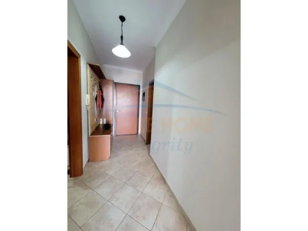 Tirane, jepet me qera apartament 2+1 Kati 8, 90 m² 500 € (Tregu Elektrik)