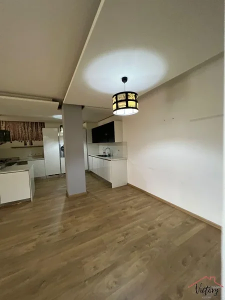 Tirane, jepet me qera apartament 3+1+Ballkon Kati 6, 146 m² 1.500 € (Rruga e Elbasanit)
