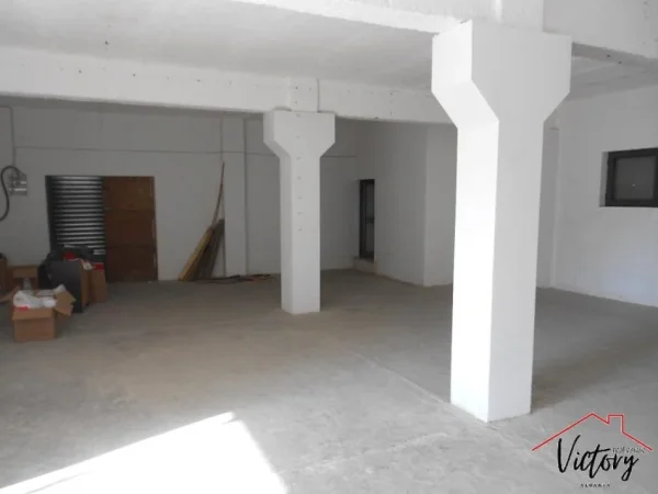 Tirane, jepet me qera ambjent biznesi Kati 1, 410 m² 1200 € (Siri Kodra)