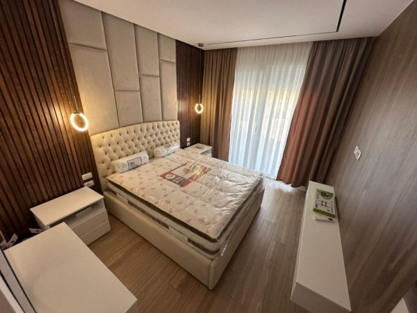 Tirane, jepet me qera apartament 2+1 Kati 2, 115 m² 700 € (Liqeni i Thate)