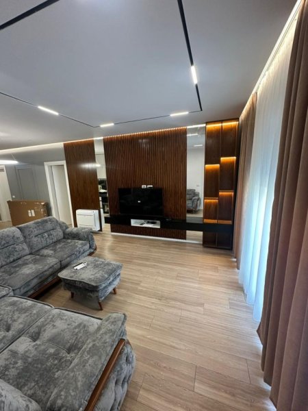 Tirane, jepet me qera apartament 2+1 Kati 2, 115 m² 700 € (Liqeni i Thate)
