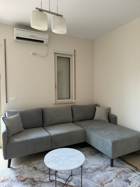 Tirane, jepet me qera apartament 2+1+Ballkon Kati 7, 80 m² 600 € (rruga e kavajes , Kompleksi Alba)