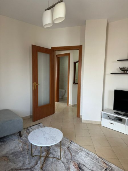 Tirane, jepet me qera apartament 2+1+Ballkon Kati 7, 80 m² 600 € (rruga e kavajes , Kompleksi Alba)