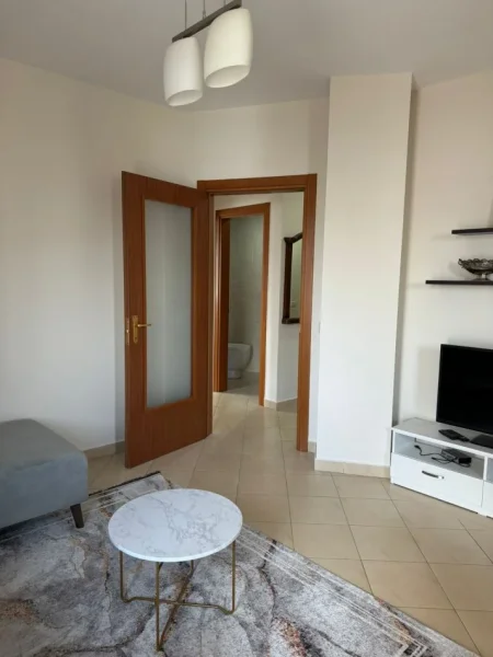 Tirane, jepet me qera apartament 2+1+Ballkon Kati 7, 80 m² 600 € (rruga e kavajes , Kompleksi Alba)