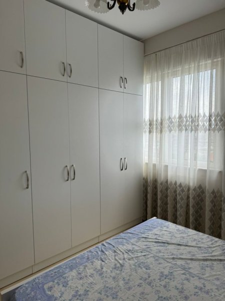 Tirane, jepet me qera apartament 2+1+Ballkon Kati 7, 80 m² 600 € (rruga e kavajes , Kompleksi Alba)