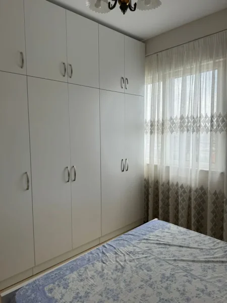 Tirane, jepet me qera apartament 2+1+Ballkon Kati 7, 80 m² 600 € (rruga e kavajes , Kompleksi Alba)