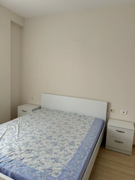 Tirane, jepet me qera apartament 2+1+Ballkon Kati 7, 80 m² 600 € (rruga e kavajes , Kompleksi Alba)