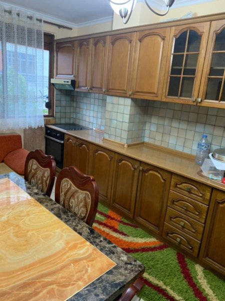 Tirane, jepet me qera apartament 1+1 Kati 4, 63 m² 350 € (QSUT)