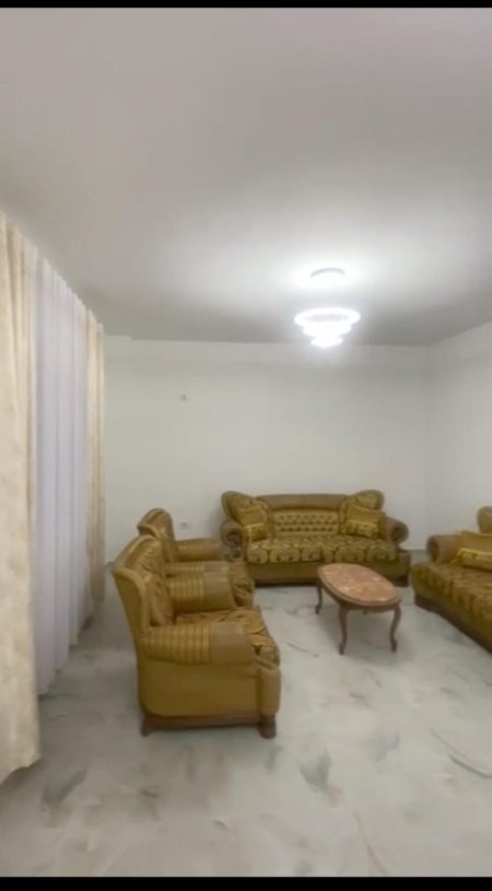 Tirane, jepet me qera Vile 3+1 Kati 2, 160 m² 500 € (kodra e priftit)