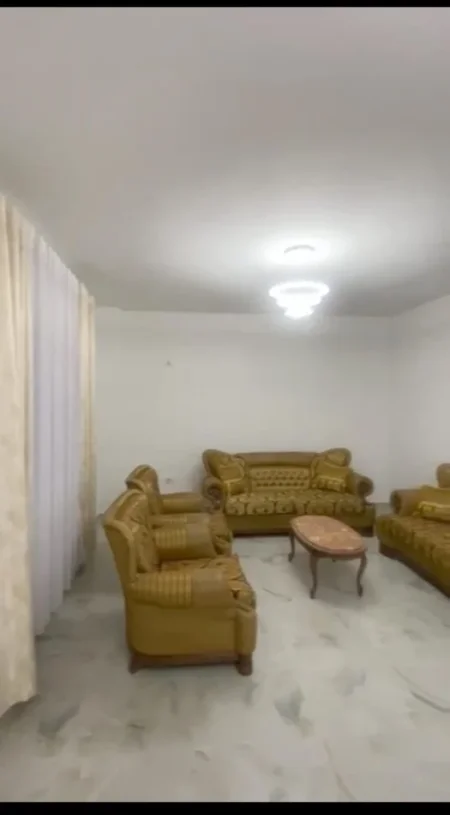 Tirane, jepet me qera Vile 3+1 Kati 2, 160 m² 500 € (kodra e priftit)