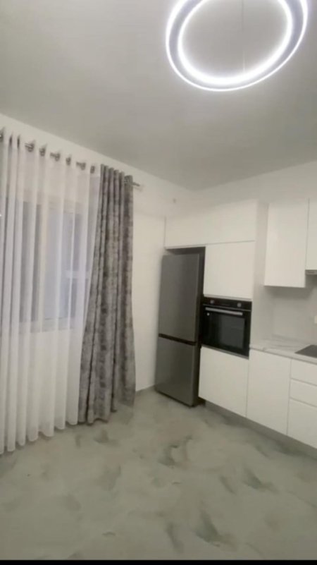 Tirane, jepet me qera Vile 3+1 Kati 2, 160 m² 500 € (kodra e priftit)