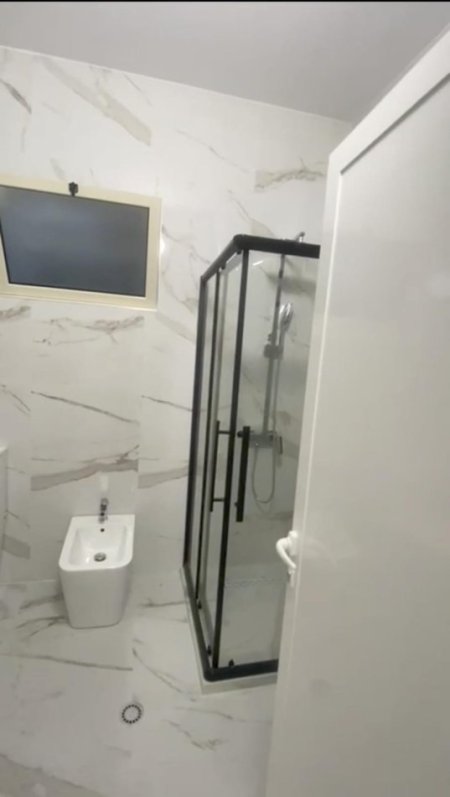 Tirane, jepet me qera Vile 3+1 Kati 2, 160 m² 500 € (kodra e priftit)