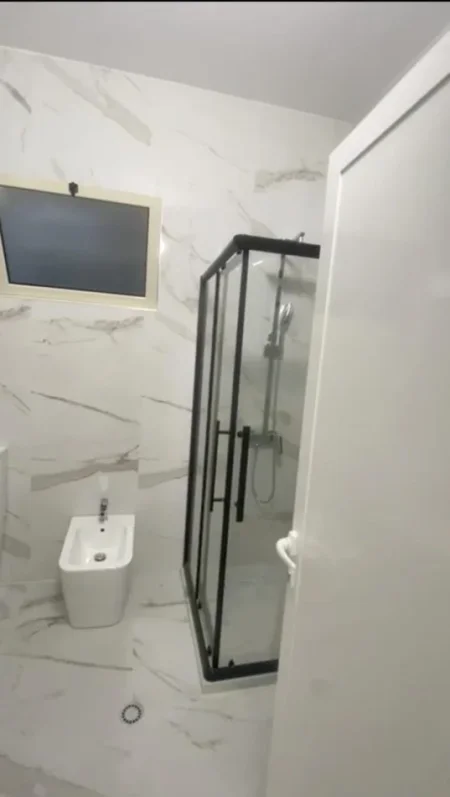 Tirane, jepet me qera Vile 3+1 Kati 2, 160 m² 500 € (kodra e priftit)