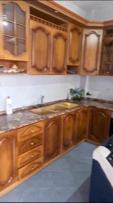 Tirane, jepet me qera Vile 2+1 Kati 1, 110 m² 500 € (jordan misja)
